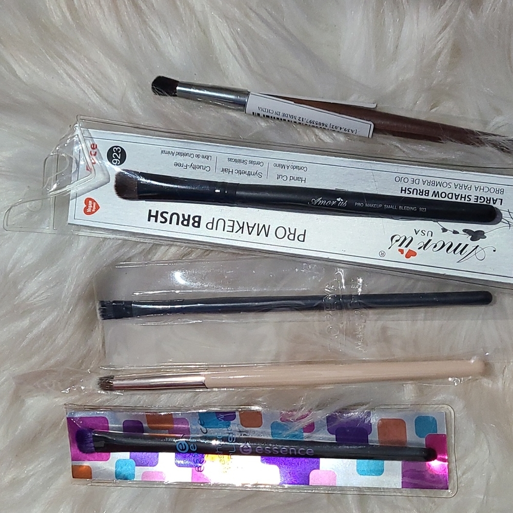 MAKEUP BRUSH BUNDLE FOR SALE